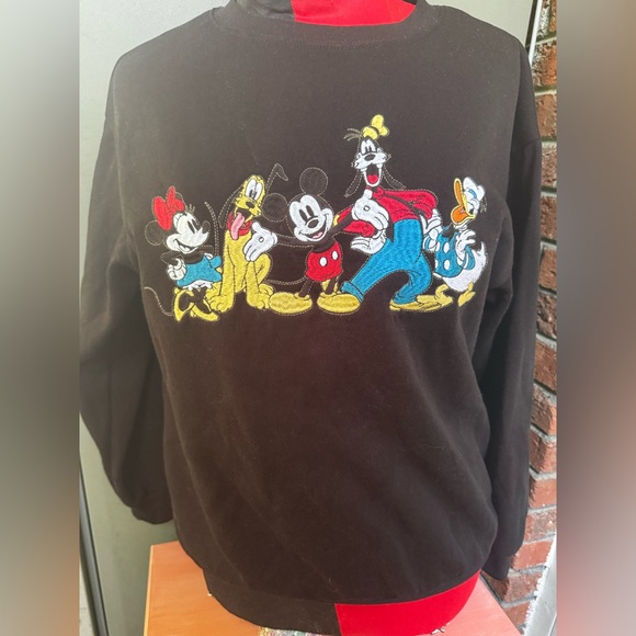 Disney Tops - Disney Black Crewneck sweatshirt featuring Mickey and Friends